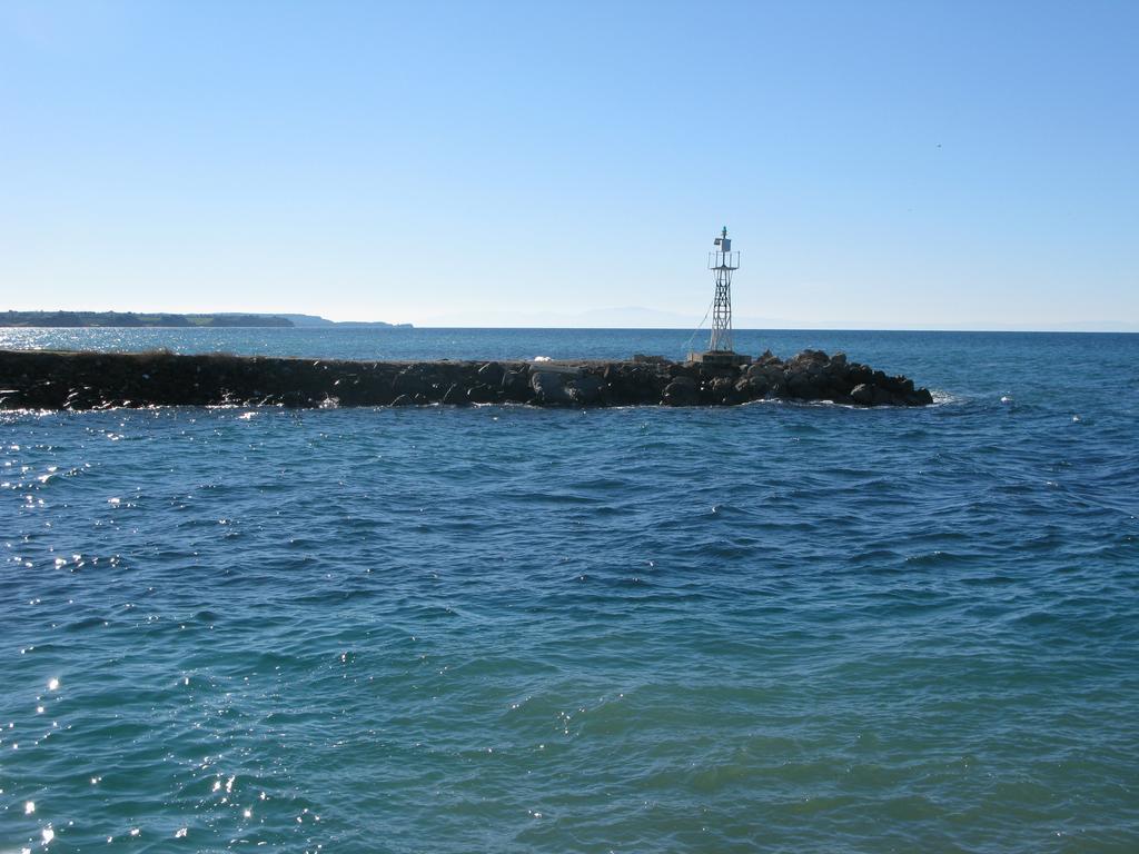 Seaview Aparthotel Nea Poteidaia Exterior foto