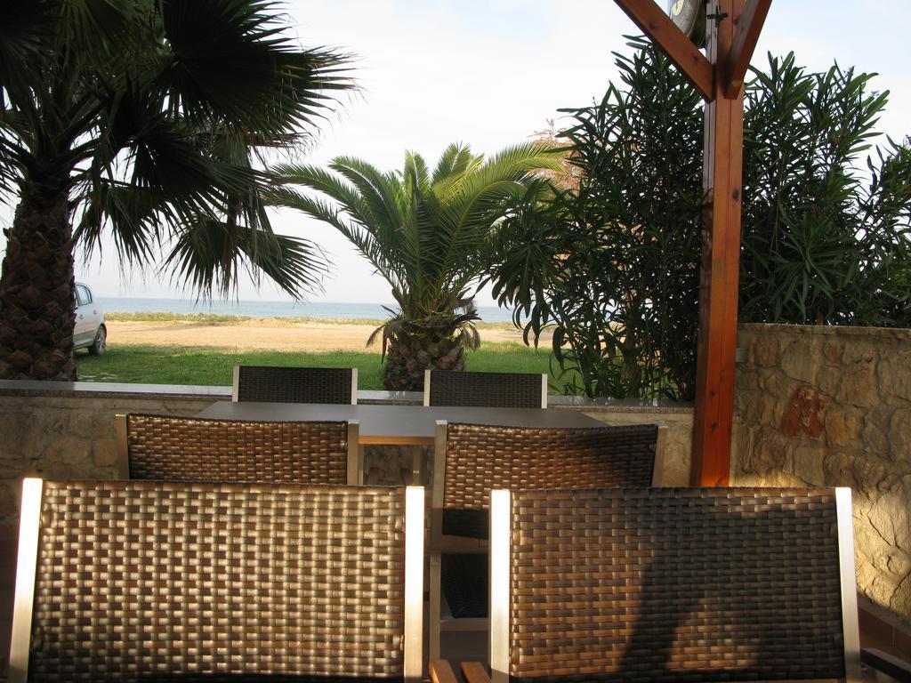 Seaview Aparthotel Nea Poteidaia Exterior foto