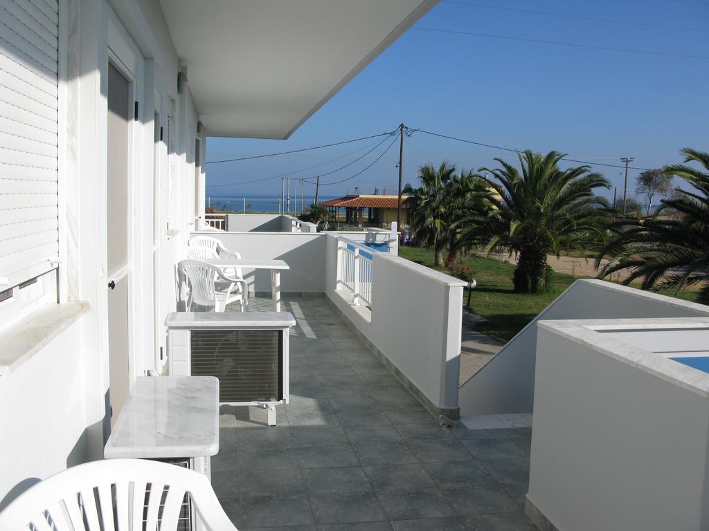 Seaview Aparthotel Nea Poteidaia Exterior foto