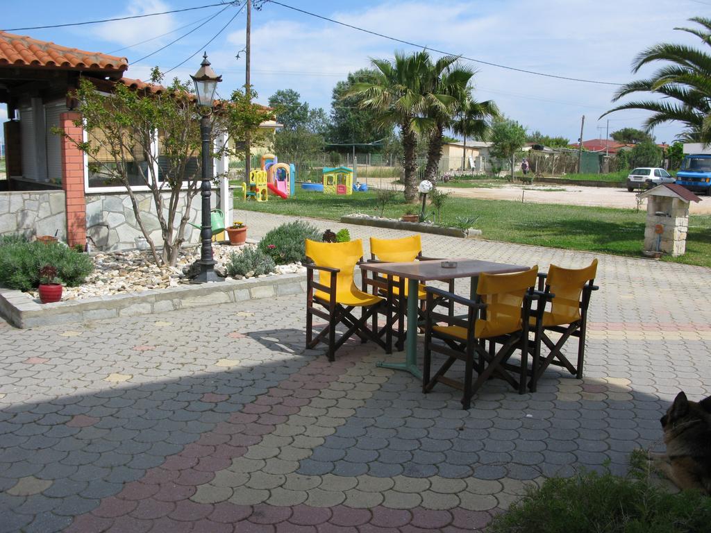 Seaview Aparthotel Nea Poteidaia Exterior foto